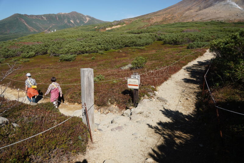 旭岳ロープウェイ　登山道分岐