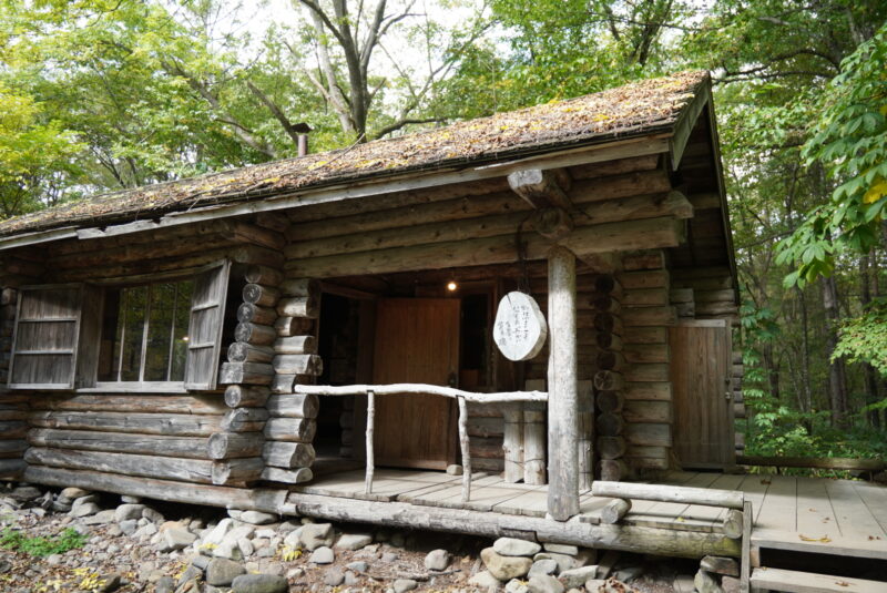 富良野　北の国から　麓郷の森　丸太小屋